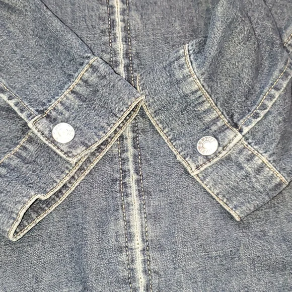 Perfect jean jacket - Picture 5 of 6